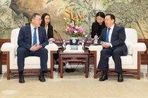 龚正会见哈萨克斯坦阿拉木图州州长苏尔丹加济耶夫