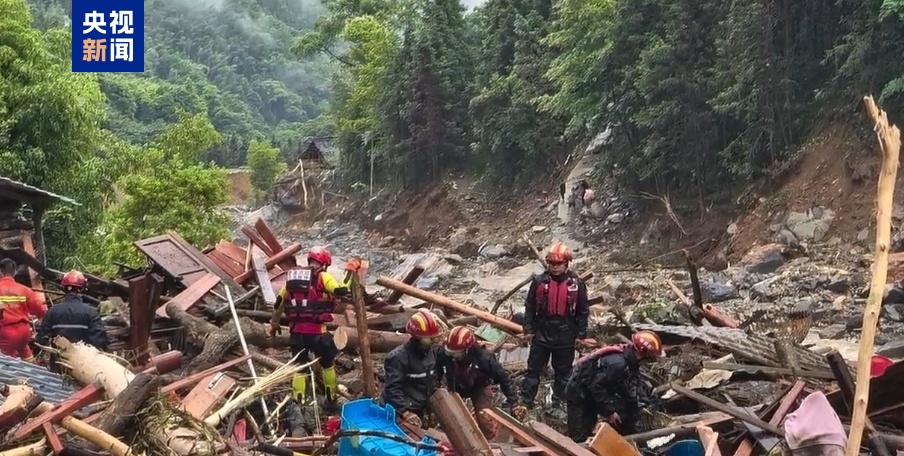 广西龙胜发生山洪泥石流灾害，现场救出1人已无生命体征  第1张